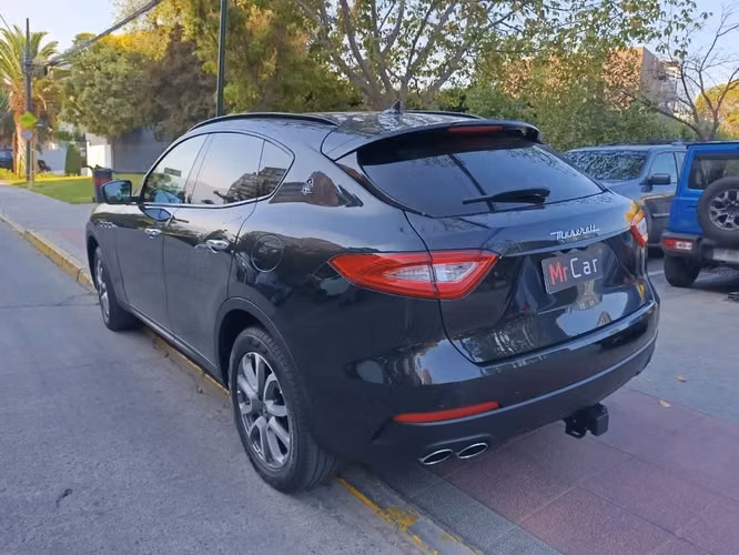 MASERATI LEVANTE 2020