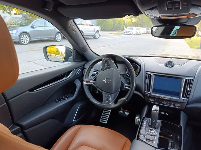 MASERATI LEVANTE 2020
