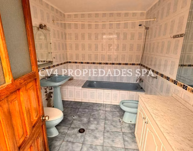 ¡Propiedad en Venta en Estación Central con galpón!