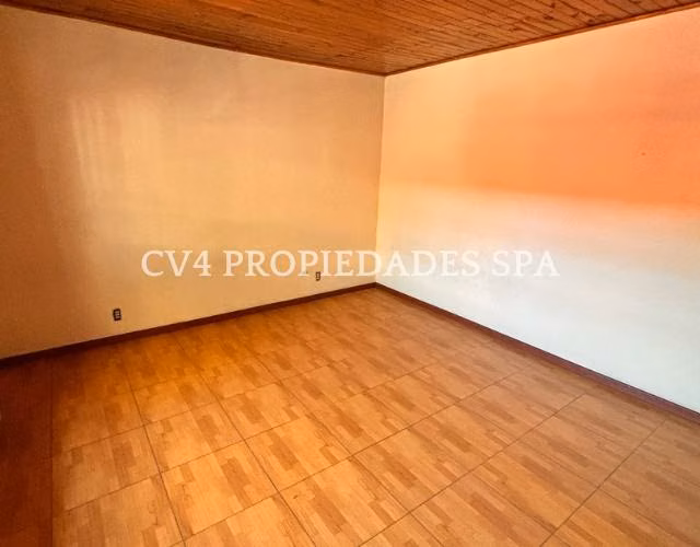 ¡Propiedad en Venta en Estación Central con galpón!