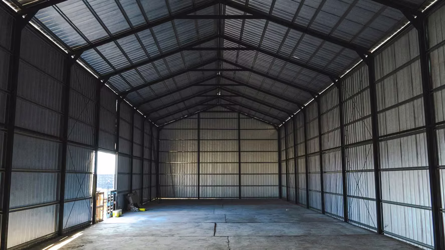 Se arrienda terreno con galpón nuevo. 2500 m² (97507)