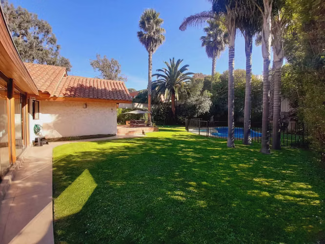 Gran casa y amplio jardín en Las Golondrinas (97694) - Imagen 13