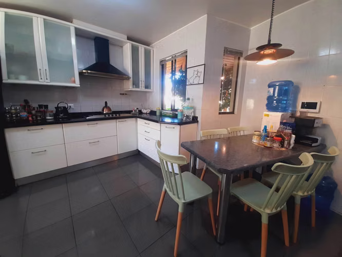Gran casa y amplio jardín en Las Golondrinas (97694) - Imagen 25