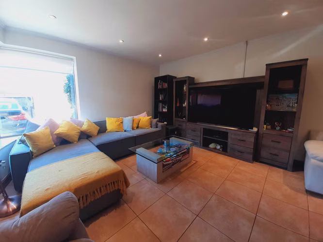 Gran casa y amplio jardín en Las Golondrinas (97694) - Imagen 23
