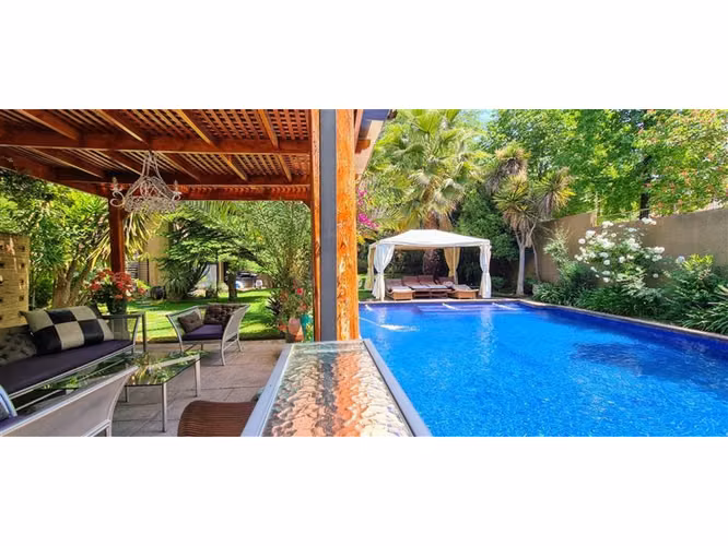 Casa En Venta En Lo Barnechea