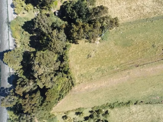 Parcela En Venta En Puqueldón, Con Orilla De Playa Y Vista.