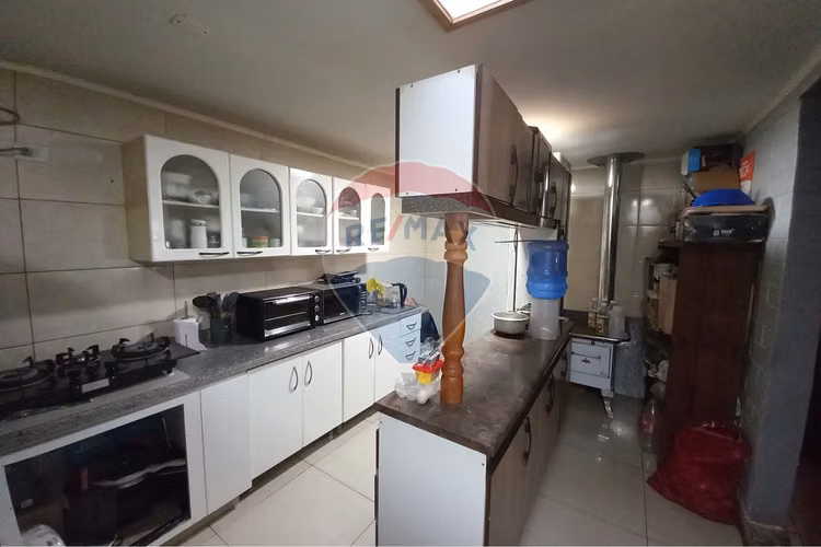 Se vende casa 2 pisos/ villa los ríos/ 5d 2 b