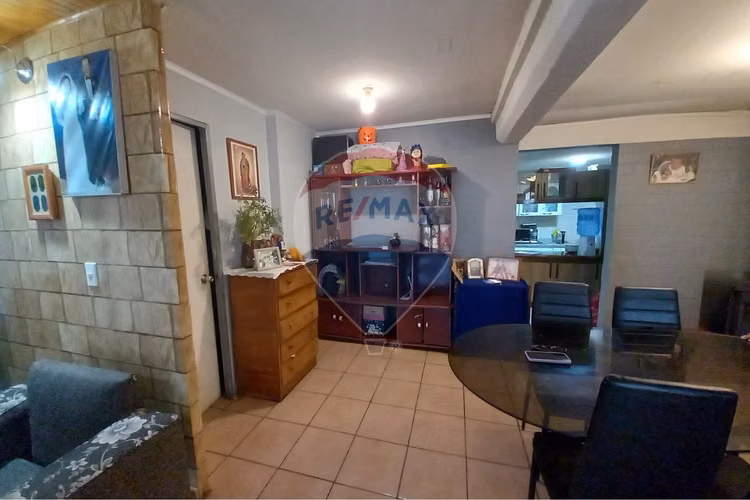 Se vende casa 2 pisos/ villa los ríos/ 5d 2 b