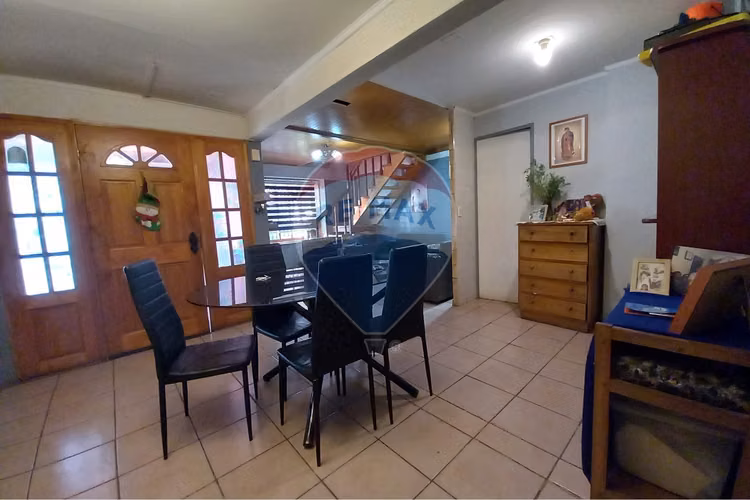 Se vende casa 2 pisos/ villa los ríos/ 5d 2 b