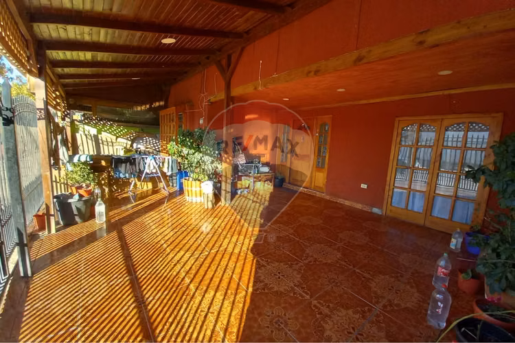 Se vende casa 2 pisos/ villa los ríos/ 5d 2 b