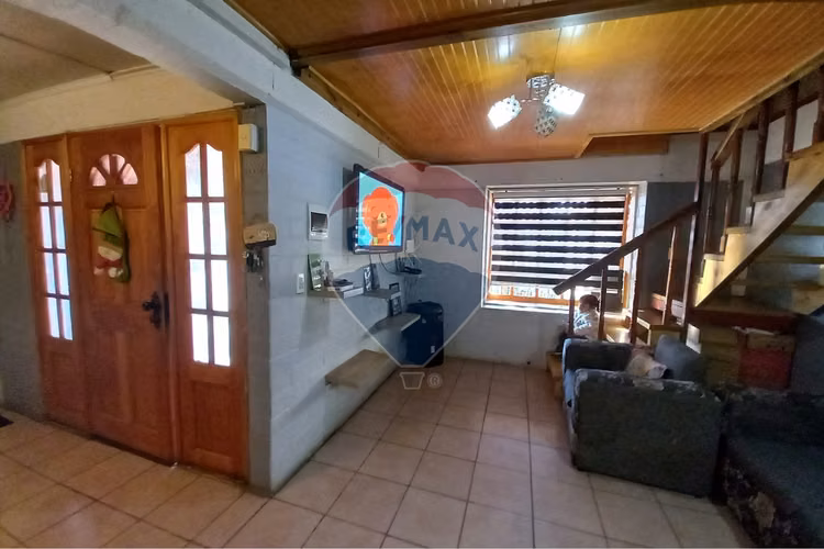 Se vende casa 2 pisos/ villa los ríos/ 5d 2 b