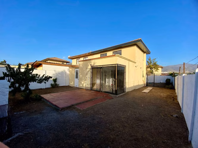 ARRIENDO DE CASA El MILAGRO II (89979)