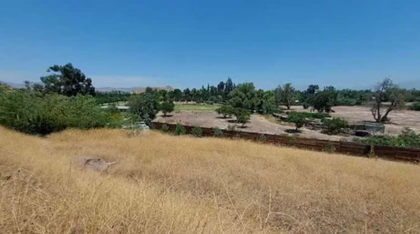 VENDO TERRENO EN FUNDO STA ISABEL, CHICUREO (98852)