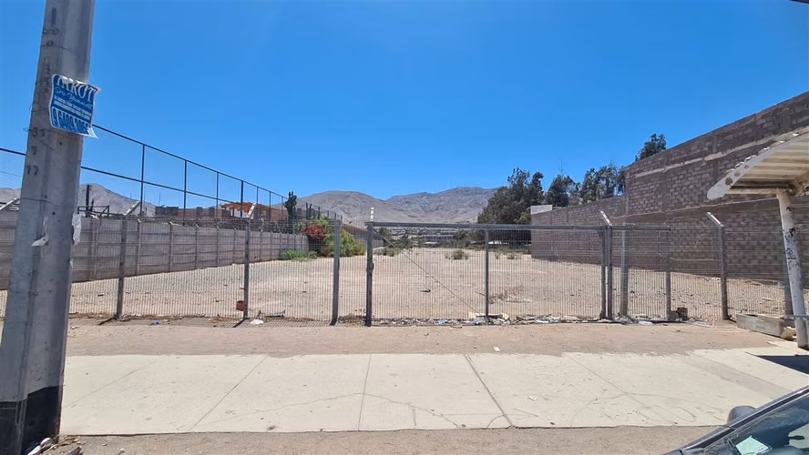 SITIO Terreno en arriendo en Avenida Los Carrera, frente a casino Antay.