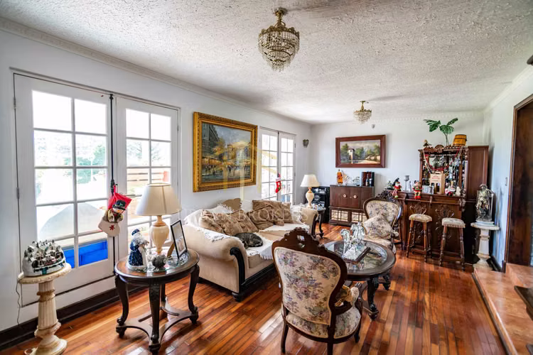 Amplia y moderna casa en condominio (99699)