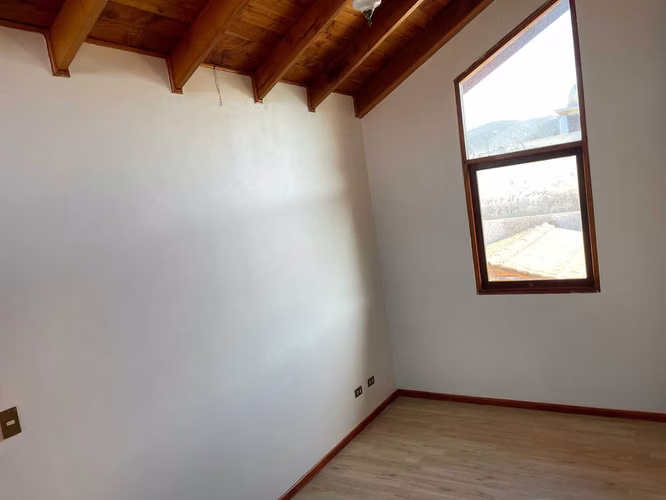 Qué mejor que vivir a minutos de la playa. (98675)