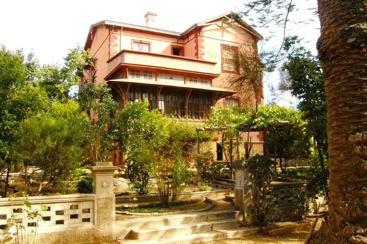 INVERSIONISTAS!GRAN CASA ANTIGUA PARA REMODELAR (99888)