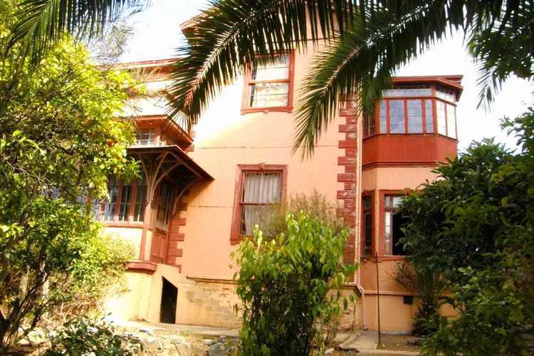 INVERSIONISTAS!GRAN CASA ANTIGUA PARA REMODELAR  (99888) - Imagen 2