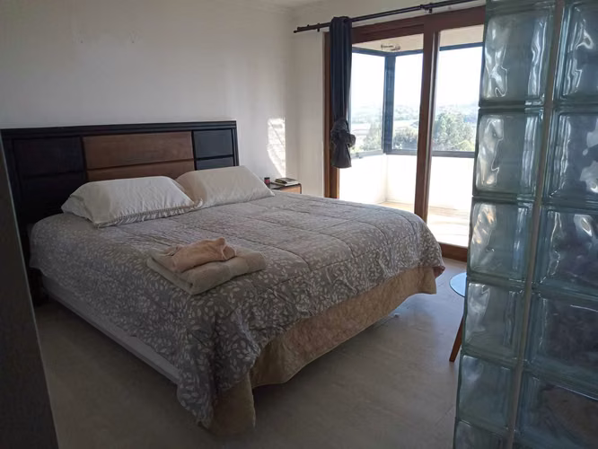 VENDE AMPLIA CASA CONDOMINIO MANTAGUA (99935)