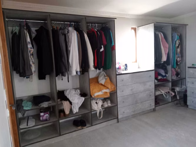 VENDE AMPLIA CASA CONDOMINIO MANTAGUA (99935)