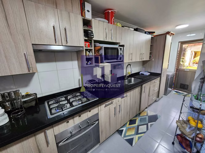 HERMOSA CASA EN CONDOMINIO 4D+3B RECODO (99946)