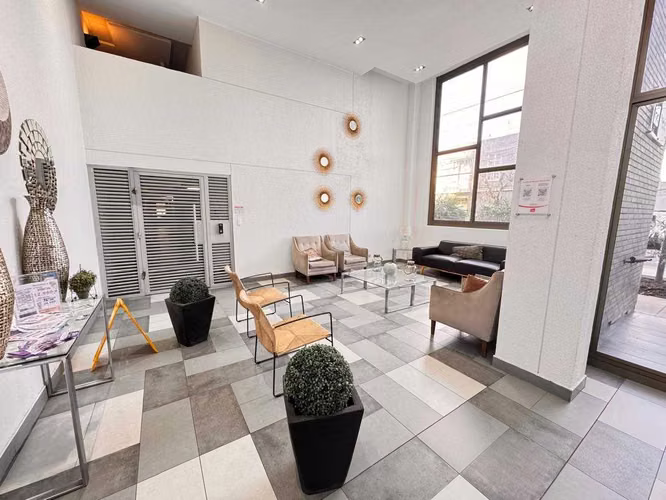 Venta 2 D +2 B + 1Estacionamiento +2Bodegas (99875)