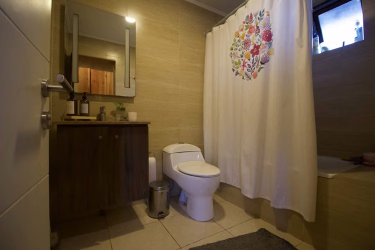 Parcela con casa, quincho y piscina, sector San Nicolas, Florida. $
