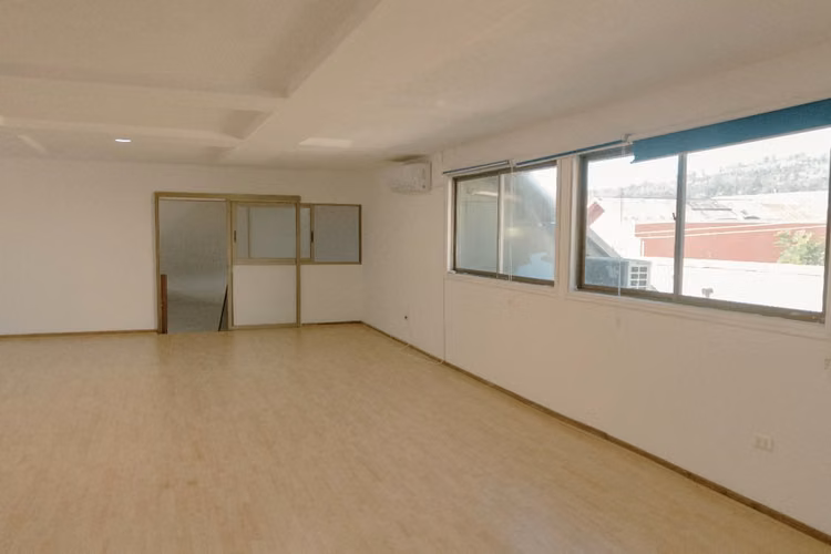 Oficina en arriendo, calle Valparaíso cercano a calle Batuco, Viña del Mar