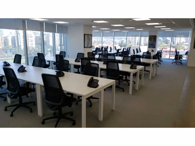 Oficina En Arriendo En Las Condes - Metro Escuela Militar