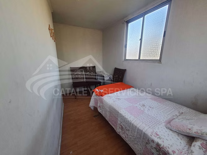 DPTO. INTERIOR, 2 PISOS, 1 HAB-1 BAÑO (100824)
