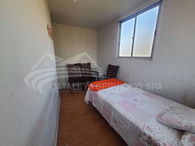 DPTO. INTERIOR, 2 PISOS, 1 HAB-1 BAÑO (100824)