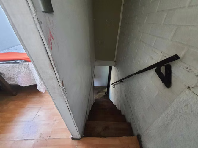 DPTO. INTERIOR, 2 PISOS, 1 HAB-1 BAÑO (100824)