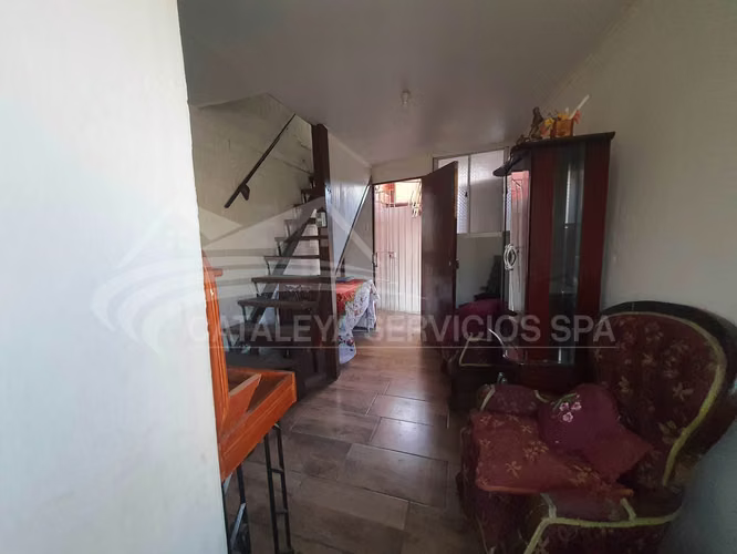 DPTO. INTERIOR, 2 PISOS, 1 HAB-1 BAÑO (100824)