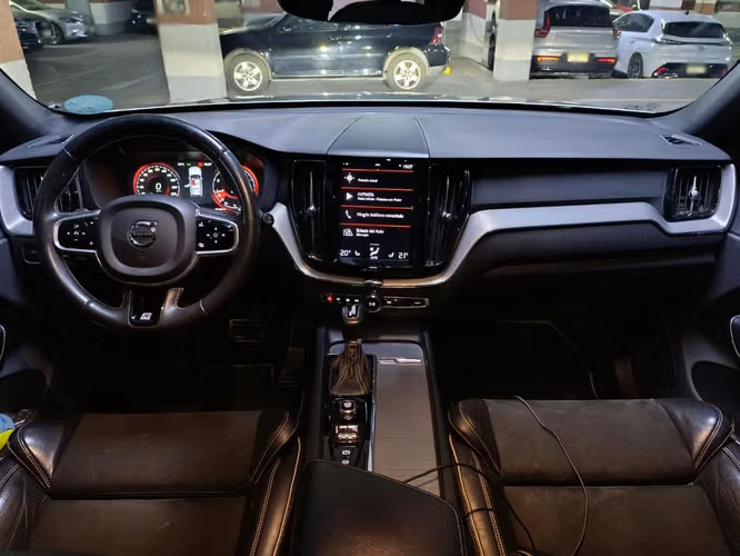 VOLVO XC60 2018