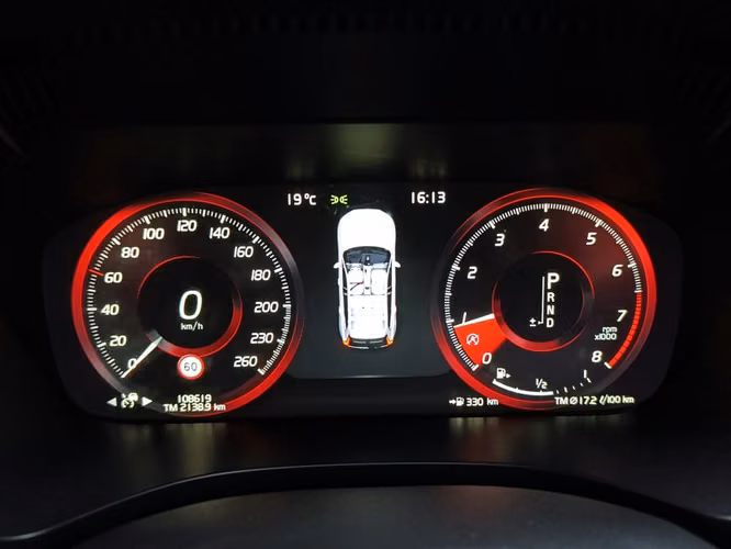 VOLVO XC60 2018