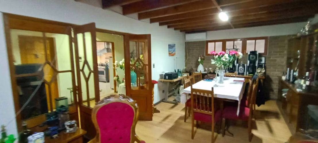 Amplia propiedad  de uso comercial  (100920)