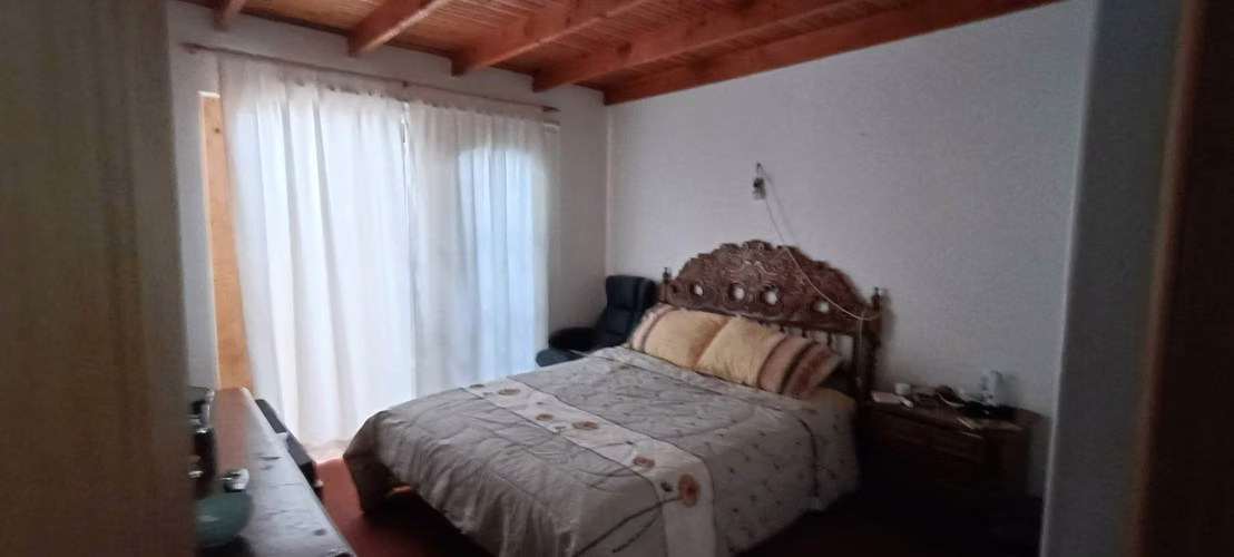 Amplia propiedad  de uso comercial  (100920)