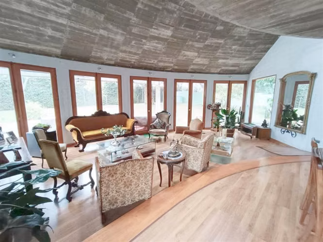 CASA Carlos Silva Vildósola / Julia Berstein