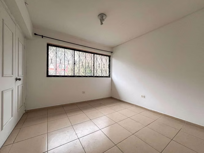 ARRIENDO COMERCIAL AMPLIA CASA 7 NORTE, VIÑA  (101197)