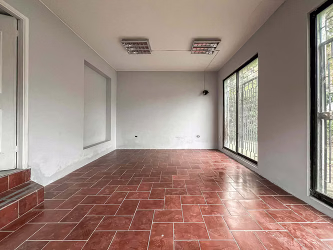 ARRIENDO COMERCIAL AMPLIA CASA 7 NORTE, VIÑA  (101197)