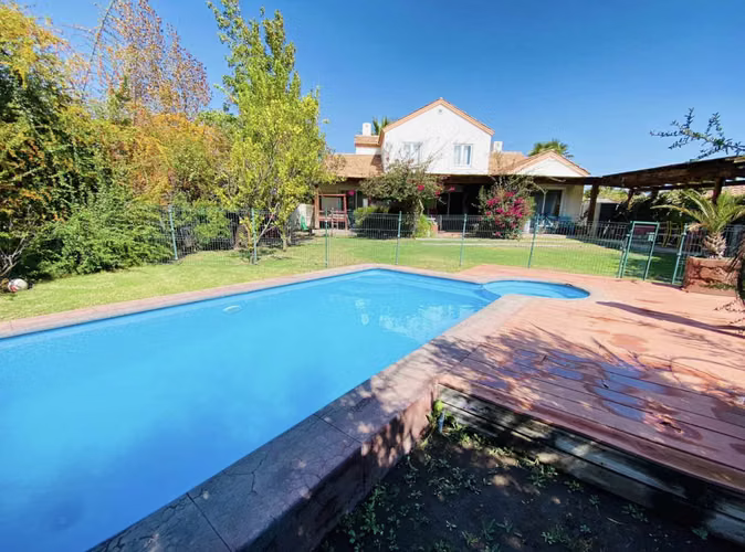 VENTA CASA CONDOMINIO COLEGIO SAN JOSE DE CHICUREO