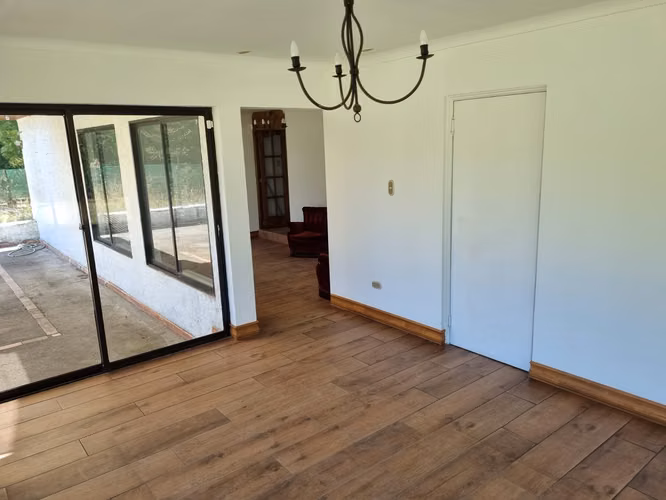 SE VENDE HERMOSA CASA