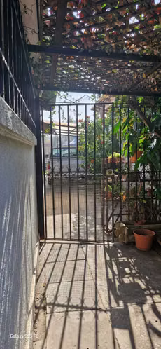 VENDE CASA HERMOSA EN LA REINA  (101438)