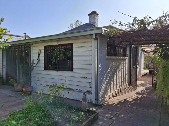 VENDE CASA HERMOSA EN LA REINA  (101438)