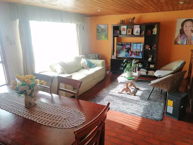 Se Vende Casa 5 Dormitorios en Maipú (101489)