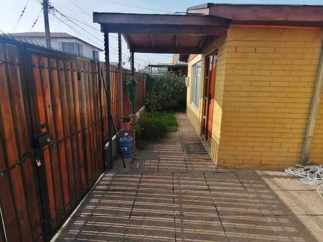 Se Vende Casa 5 Dormitorios en Maipú (101489)