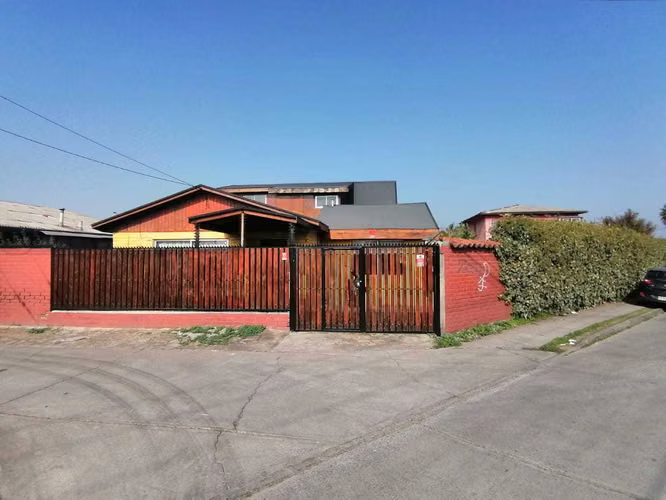 Se Vende Casa 5 Dormitorios en Maipú (101489)