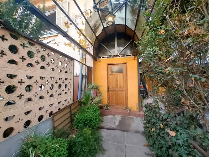Casa PLAZA TOCORNAL - ÑUÑOA