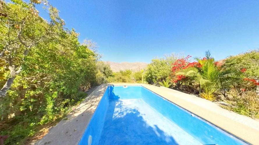 Casa 3 dormitorios, piscina, amplio jardin (101754)