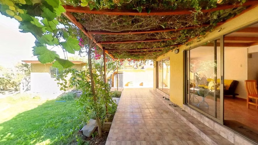 Casa 3 dormitorios, piscina, amplio jardin (101754)